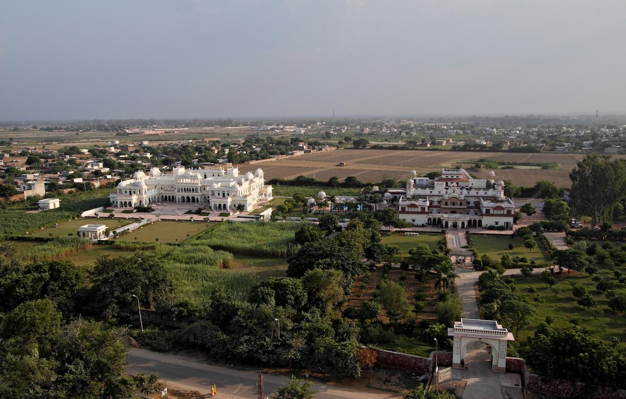Laxmi Niwas Palace Баратпур Екстериор снимка